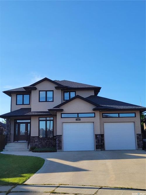 718 Patrick Bay, House with 5 bedrooms, 4 bathrooms and 5 parking in Saskatoon SK | Card Image