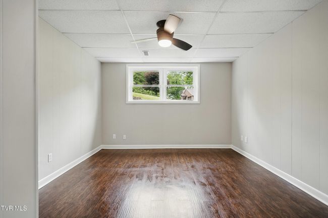 downstairs bedroom | Image 39