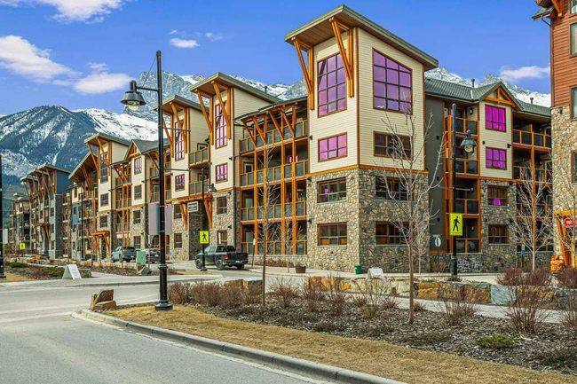 303 - 905 Spring Creek Drive, Home with 3 bedrooms, 2 bathrooms and 2 parking in Canmore AB | Image 1