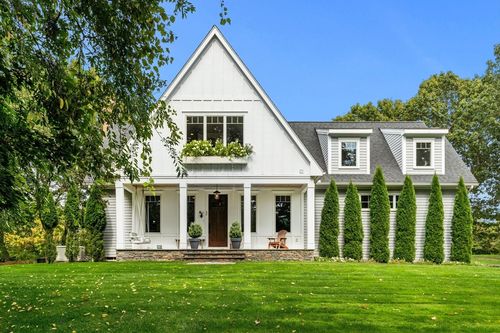 2 Riverview Hl, Essex, MA, 01929-1336 | Card Image