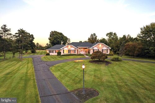 225 Grove Valley Ct, CHALFONT, PA, 18914-2302 | Card Image