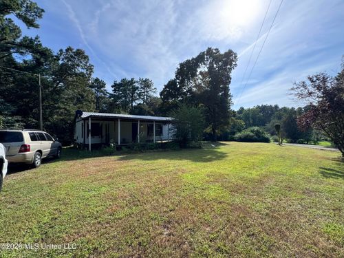 323 Burton Rd, Holly Springs, MS, 38635-8423 | Card Image