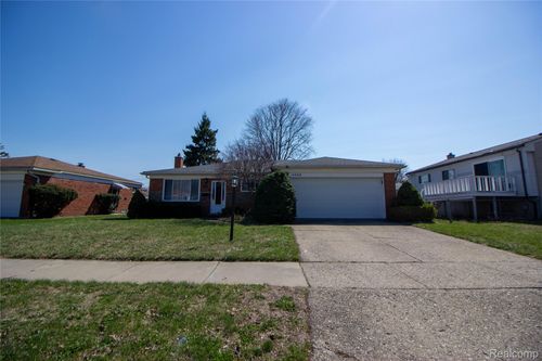 4558 Sudbury Dr, Warren, MI, 48092-3042 | Card Image