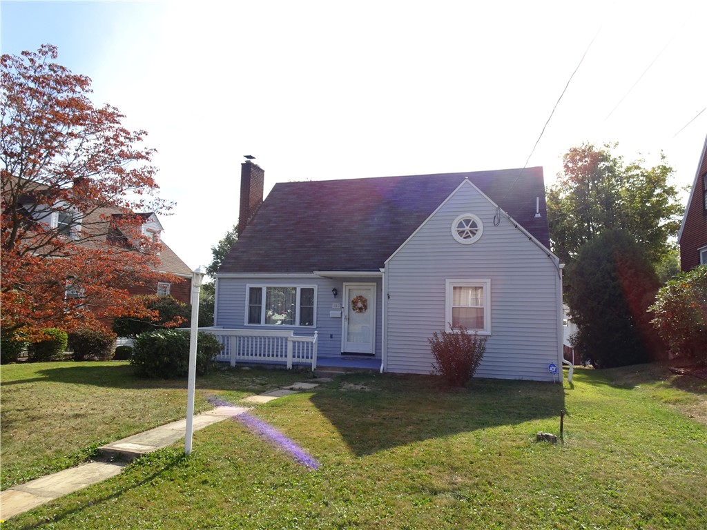 5th St, Youngwood, PA 15697