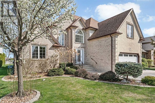4520 Centre Lake Dr, House other with 5 bedrooms, 4 bathrooms and null parking in Windsor ON | Image 4