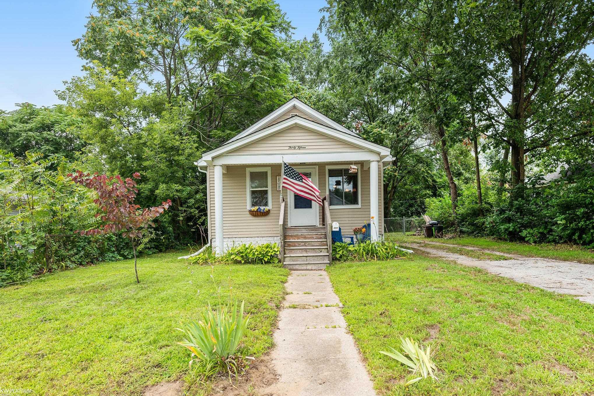 Sturges St, Port Huron, MI 48060