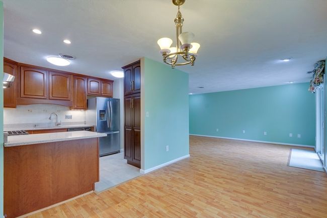 UNIT-4 - 3 Concord Greene, Condo with 2 bedrooms, 2 bathrooms and 1 parking in Concord MA | Image 7
