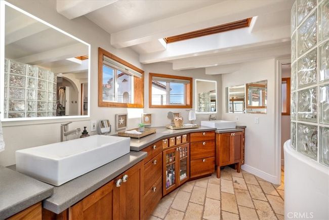 Primary bath with dual vanities | Image 34