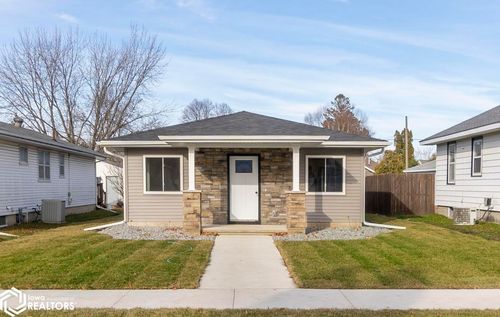 138 25th St Sw, Mason City, IA, 50401-6610 | Card Image