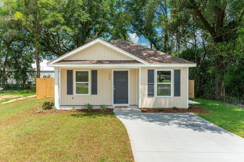 399 E Railroad Ave, Crestview, FL, 32539-3740 | Card Image