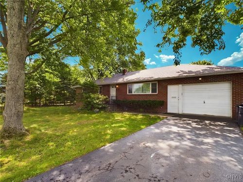 116 Kristin Rd, Syracuse, NY, 13212-2609 | Card Image