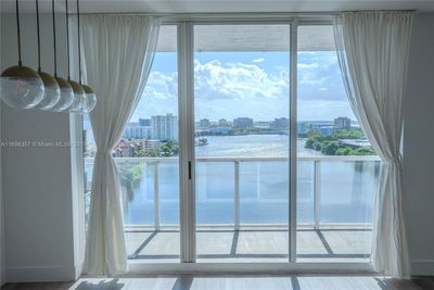 1401 - 5085 Nw 7th St, Condo with 2 bedrooms, 2 bathrooms and null parking in Miami FL | Image 2