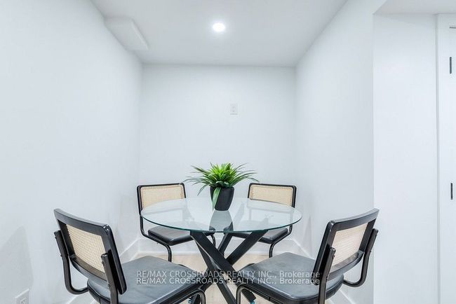 696 Hillview Cres, House other with 6 bedrooms, 5 bathrooms and 10 parking in Pickering ON | Image 35