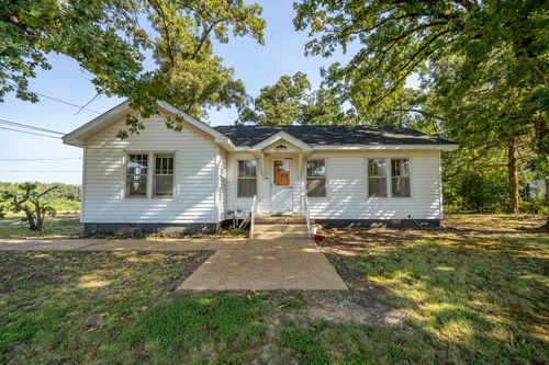 340 Oak St, Savannah, TN, 38372-1826 | Card Image