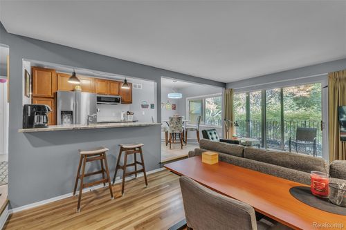 19-16557 Middlebelt Road, Livonia, MI, 48154 | Card Image