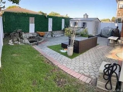 68 Emerson Ave, Floral Park, NY, 11001-1628 | Card Image