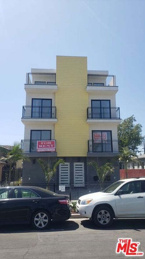 2131 Carmona Ave, Los Angeles, CA, 90019 | Card Image
