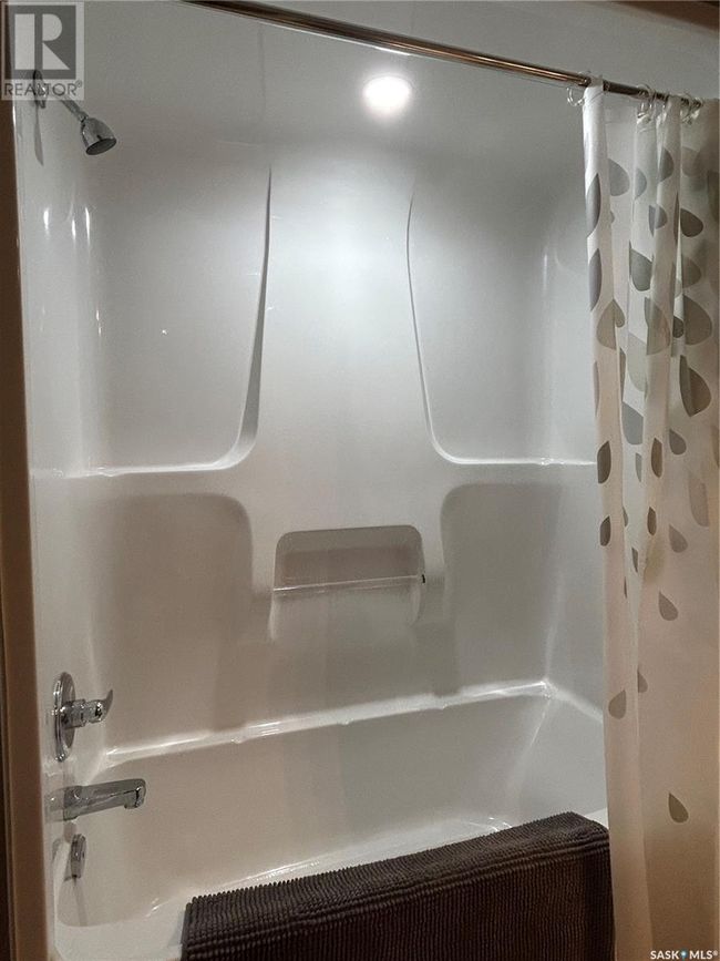 6 - 697 Sun Valley Dr, Townhouse with 4 bedrooms, 4 bathrooms and null parking in Estevan SK | Image 28