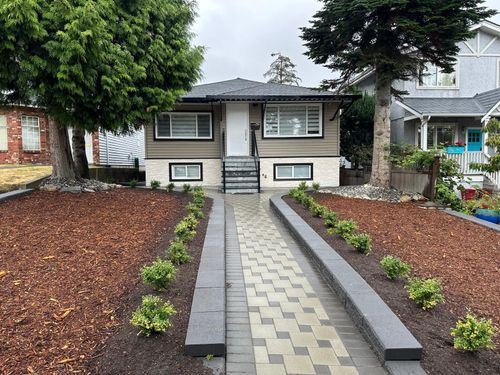 2843 E 5th Ave, Vancouver, BC, V5M1N4 | Card Image