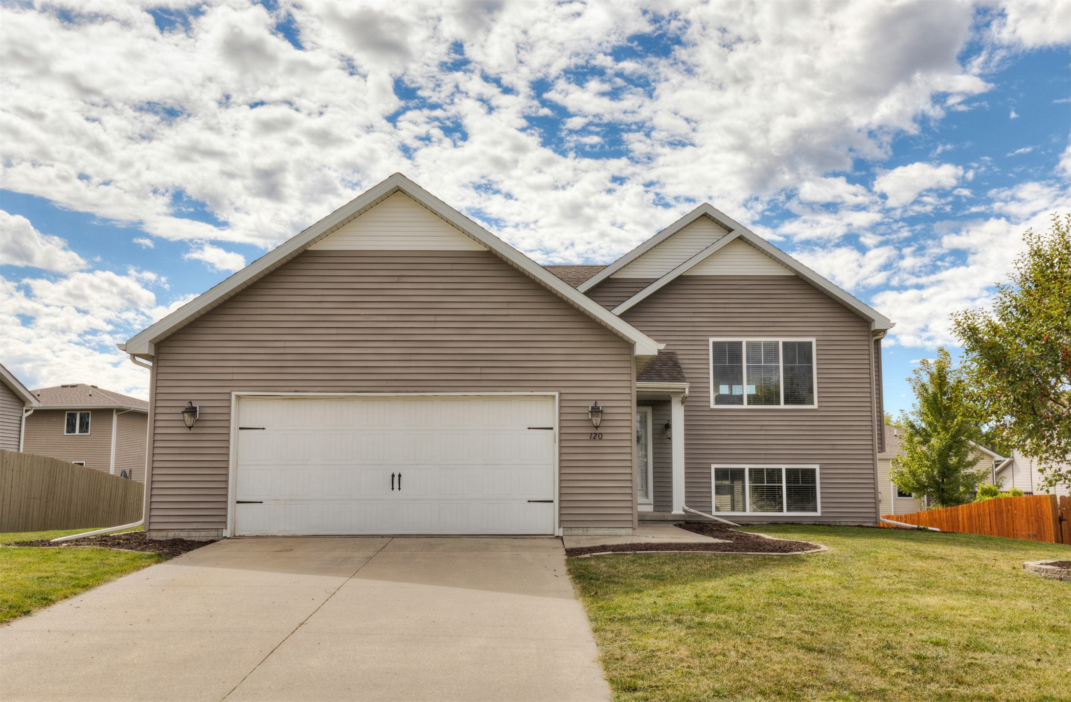 Stone Prairie Dr, Waukee, IA 50263