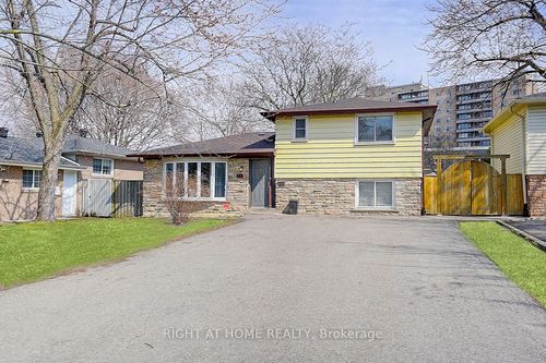 11 Tullamore Rd, Brampton, ON, L6W1J6 | Card Image