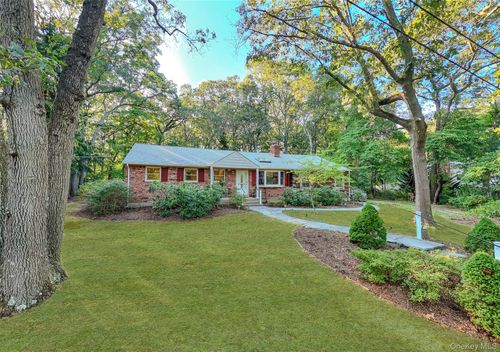 30 Yorktown Rd, East Setauket, NY, 11733-1213 | Card Image