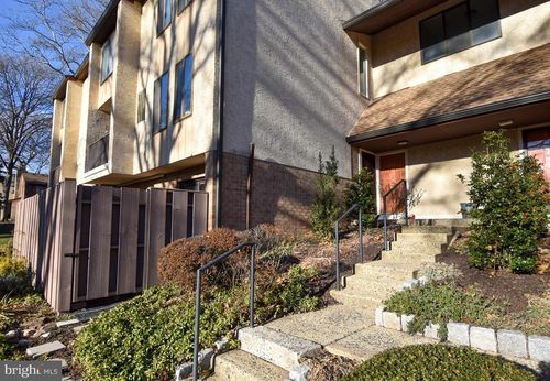 6 Aspen Way, DOYLESTOWN, PA, 18901-2758 | Card Image