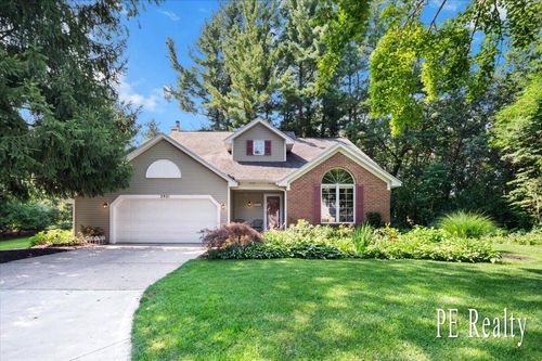 2921 Bird Ave Ne, Grand Rapids, MI, 49525-3103 | Card Image