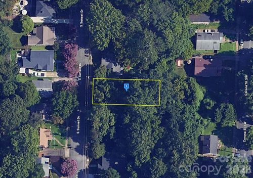 433 S Sunset Dr, Winston Salem, NC, 27103-2839 | Card Image