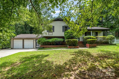 6827 David Ave, Charlotte, NC, 28214-2330 | Card Image