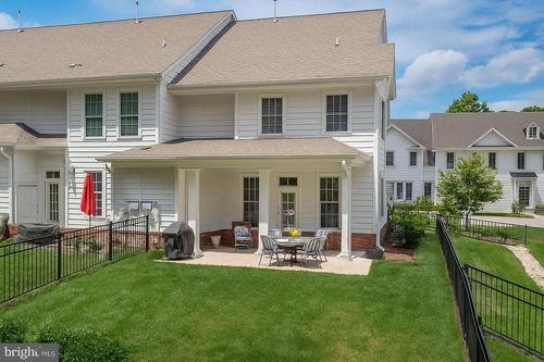 122 Meeting Pl, Williamsburg, VA, 23185-3810 | Card Image