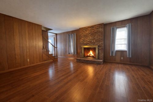 1128 Roanoke Ave, Riverhead, NY, 11901-2738 | Card Image