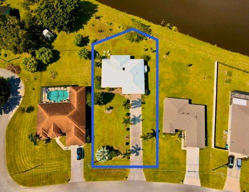 200 Sw Ridgecrest Dr, PORT SAINT LUCIE, FL, 34953-5915 | Card Image