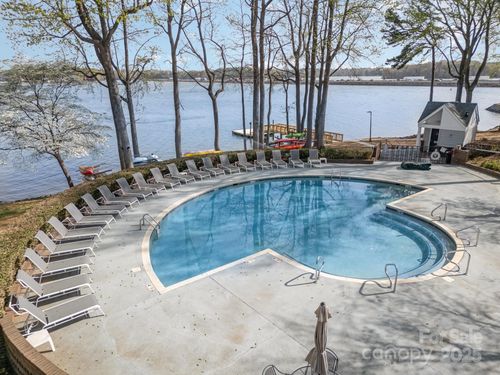329 Northwest Dr, Davidson, NC, 28036-8904 | Card Image
