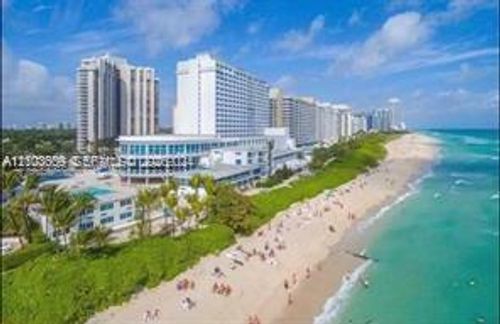 330-8475 Sw 156, Miami, FL, 33193 | Card Image