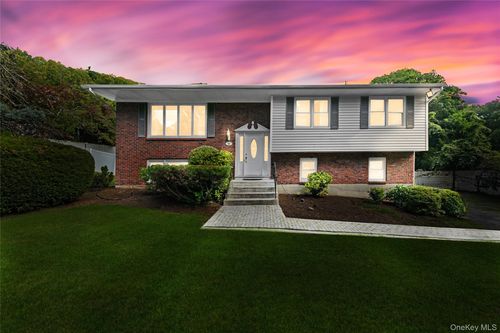 55 Montebello Rd, Suffern, NY, 10901-3830 | Card Image