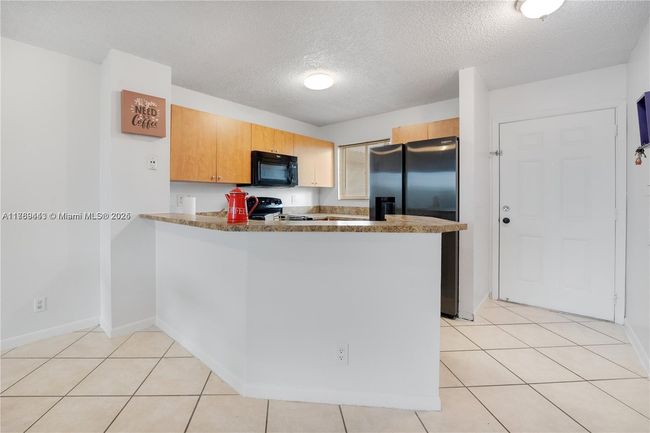 APT-503 - 8730 N Sherman Cir, Condo with 2 bedrooms, 2 bathrooms and null parking in Miramar FL | Image 4