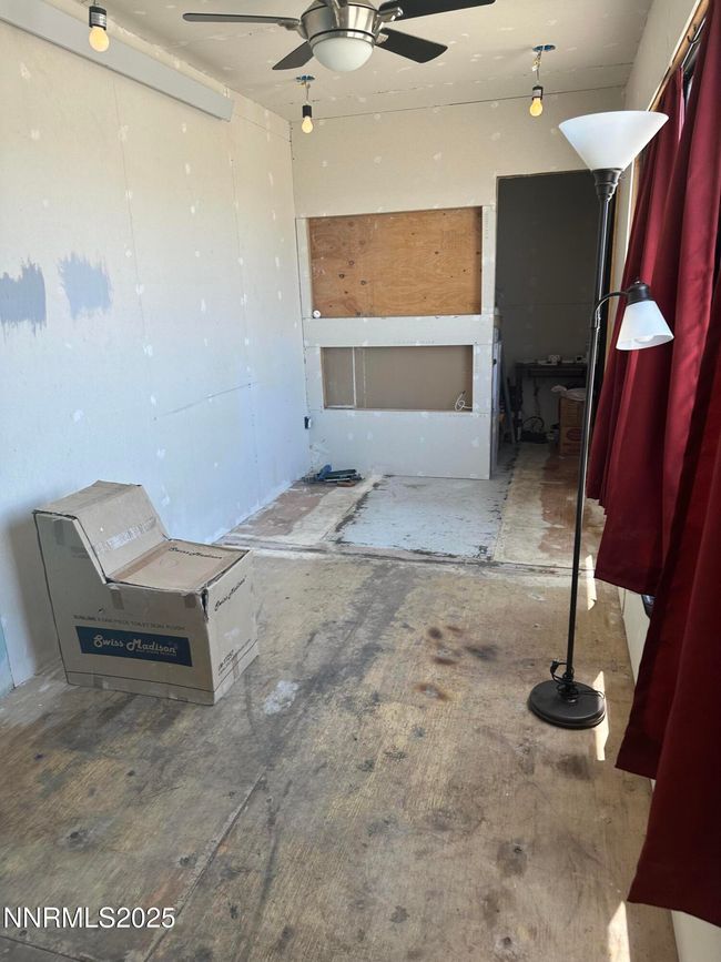 2068 Sierra Vista Dr, House other with 1 bedrooms, 1 bathrooms and 2 parking in Tonopah NV | Image 6