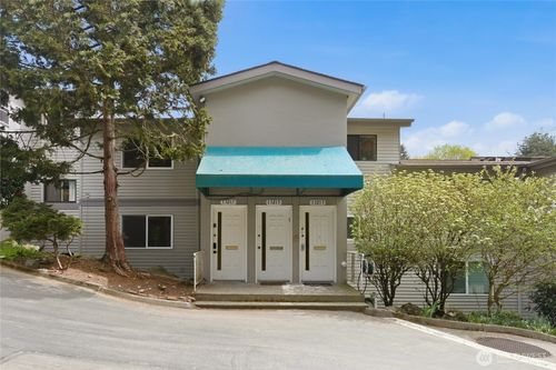a8-13217 15th Ave Ne, Seattle, WA, 98125-4049 | Card Image