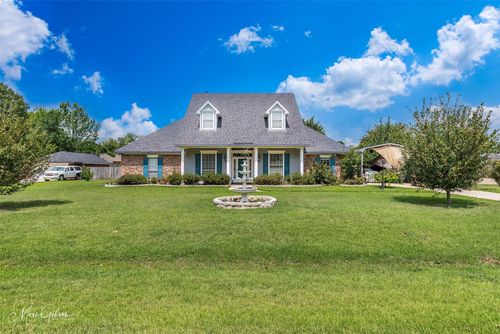 221 Ridgefield Dr, Bossier City, LA, 71111-2370 | Card Image