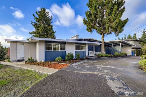 17926 73rd Ave W, Edmonds, WA, 98026-5515 | Card Image