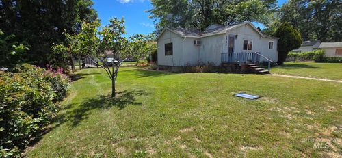 1792 Columbia St, Pomeroy, WA, 99347-8799 | Card Image