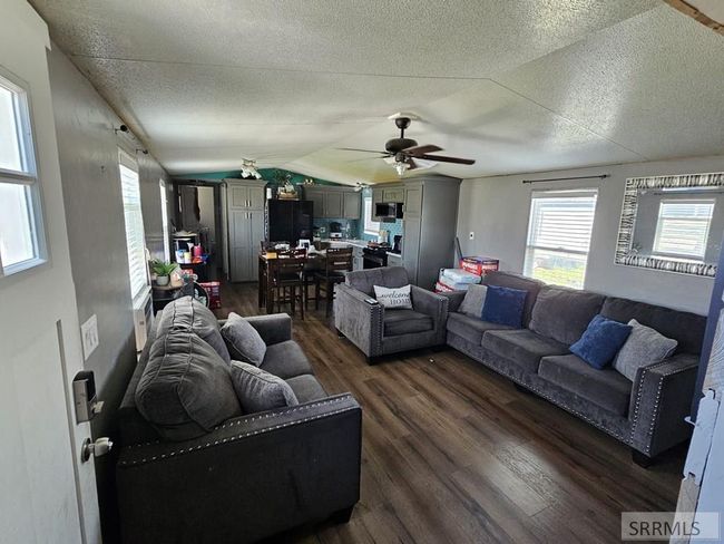 2146 Pine Tree Cir, House other with 3 bedrooms, 2 bathrooms and null parking in Idaho Falls ID | Image 5