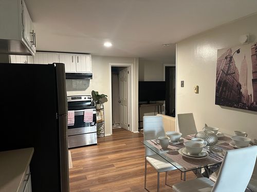 38 Byers St, Springfield, MA, 01105-3400 | Card Image