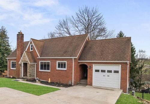 1110 10th St, Irwin, PA, 15642-3828 | Card Image