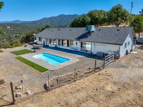 45337 Valley Oak Dr, Ahwahnee, CA, 93601 | Card Image