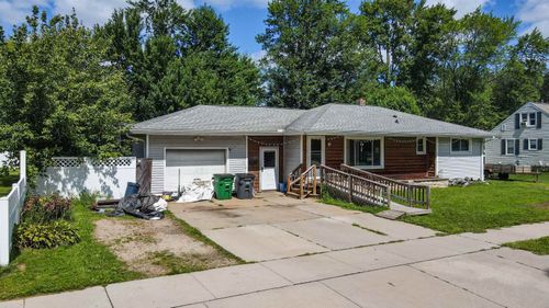 1930 Chase St, WISCONSIN RAPIDS, WI, 54495-3952 | Card Image