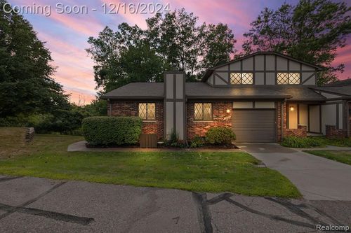 1980 Pondview Court, Rochester Hills, MI, 48309 | Card Image