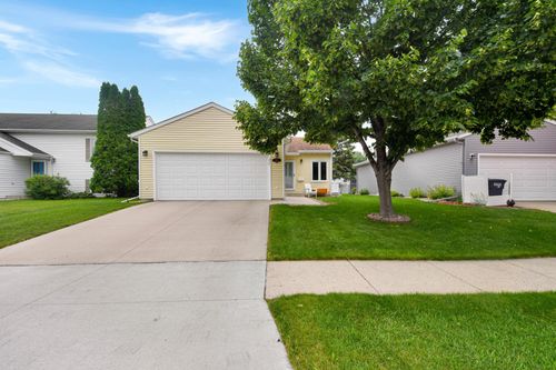 1510 28th Ave S, Fargo, ND, 58103-5917 | Card Image