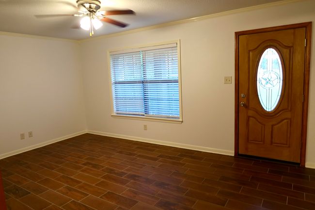 5263 Old Highway 87, House other with 3 bedrooms, 2 bathrooms and null parking in Orange TX | Image 7